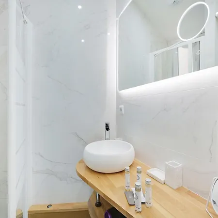 Superb 2bdr 5p Pere Lachaise Tenon Paris